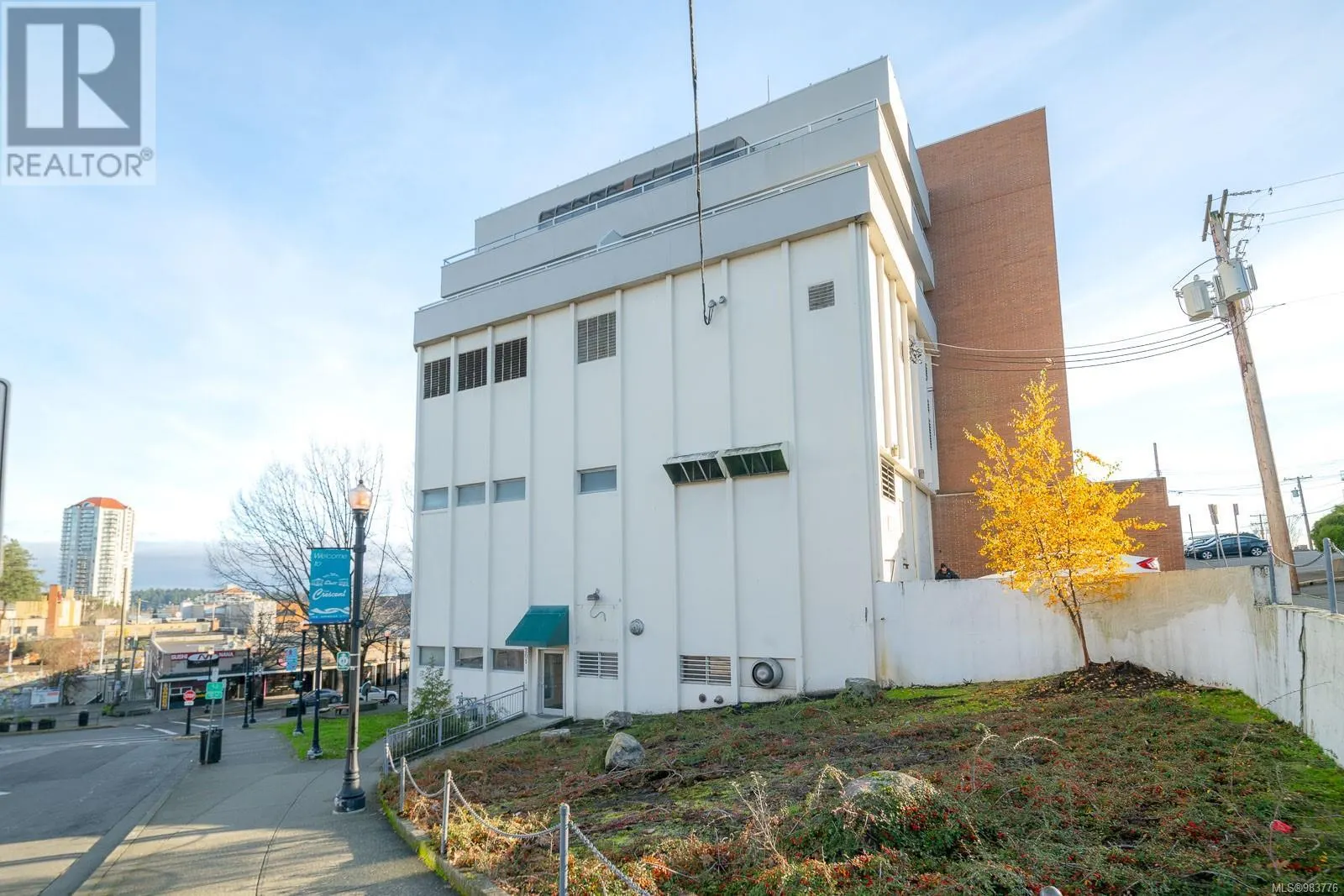 13 Victoria Cres