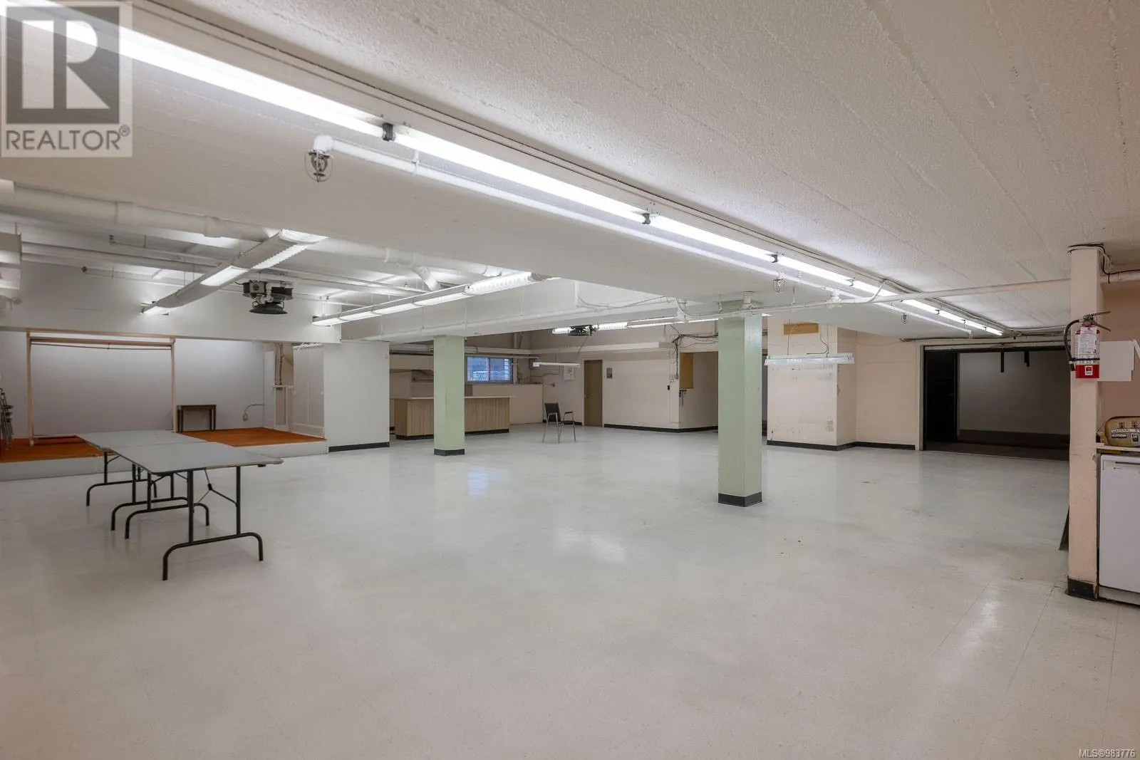 13 Victoria Cres