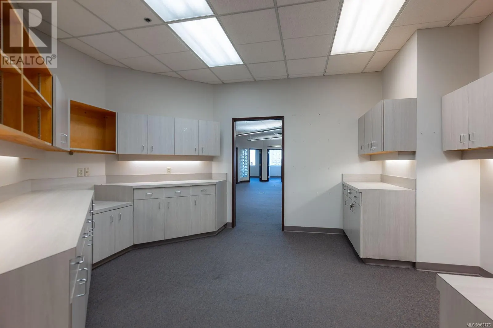 13 Victoria Cres