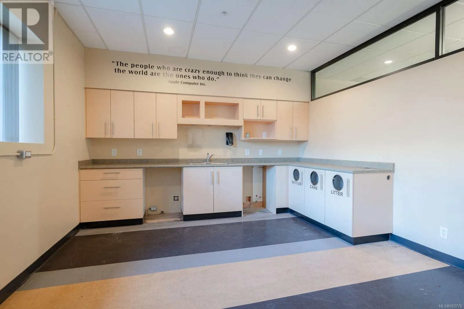 13 Victoria Cres