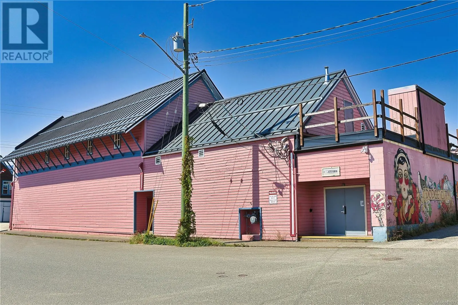 2712 Dunsmuir Ave