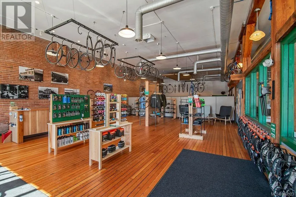 2712 Dunsmuir Ave