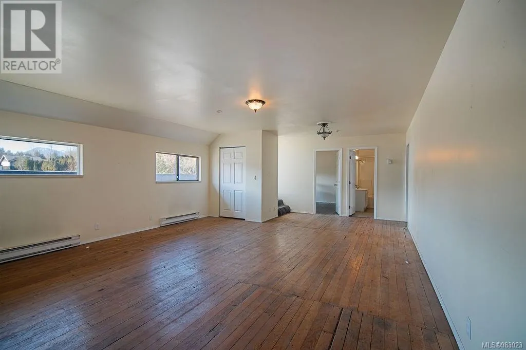 2712 Dunsmuir Ave