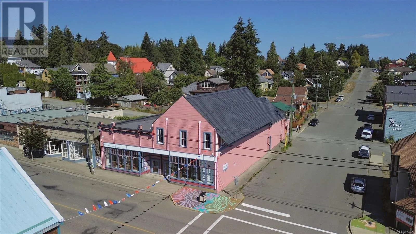 2712 Dunsmuir Ave