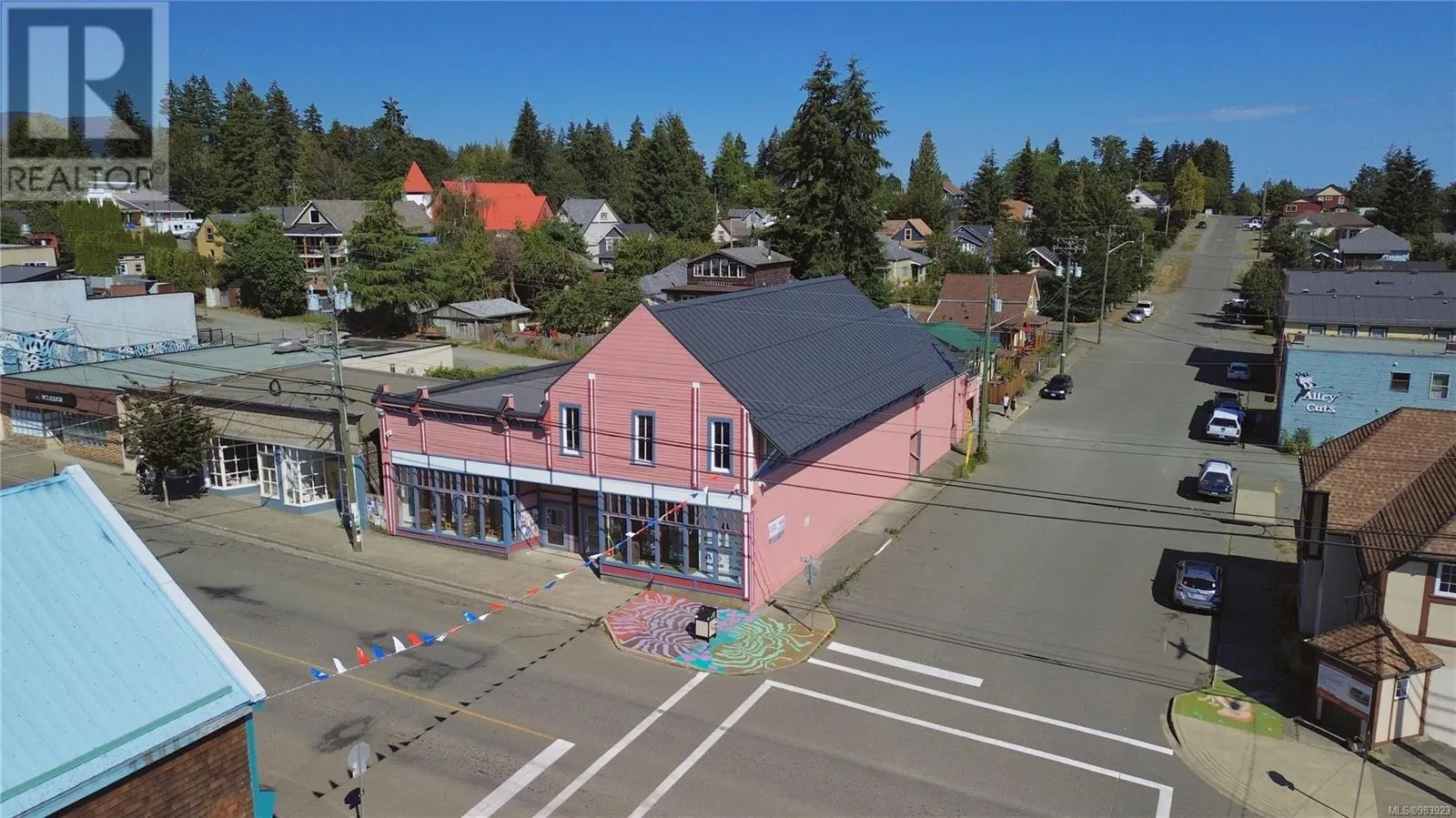 2712 Dunsmuir Ave