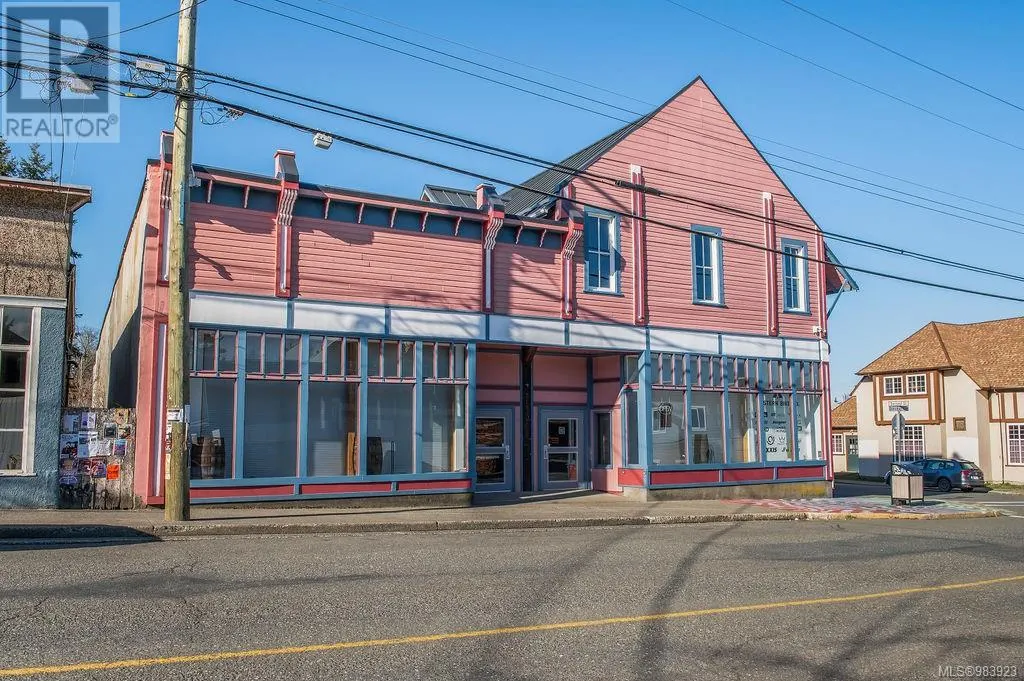 2712 Dunsmuir Ave