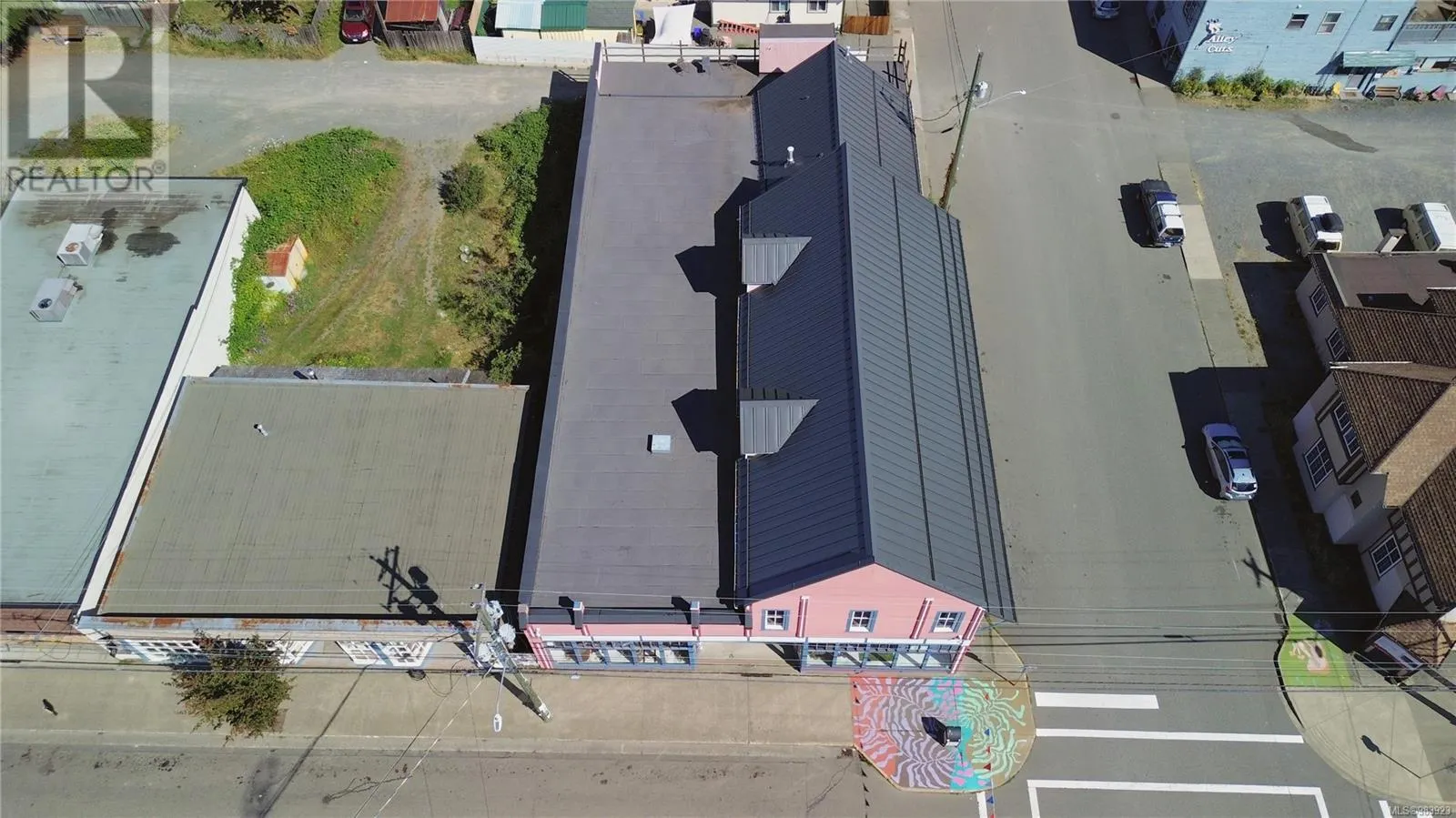 2712 Dunsmuir Ave