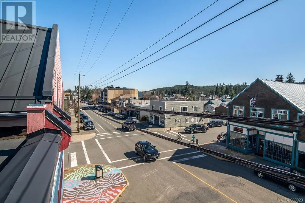 2712 Dunsmuir Ave