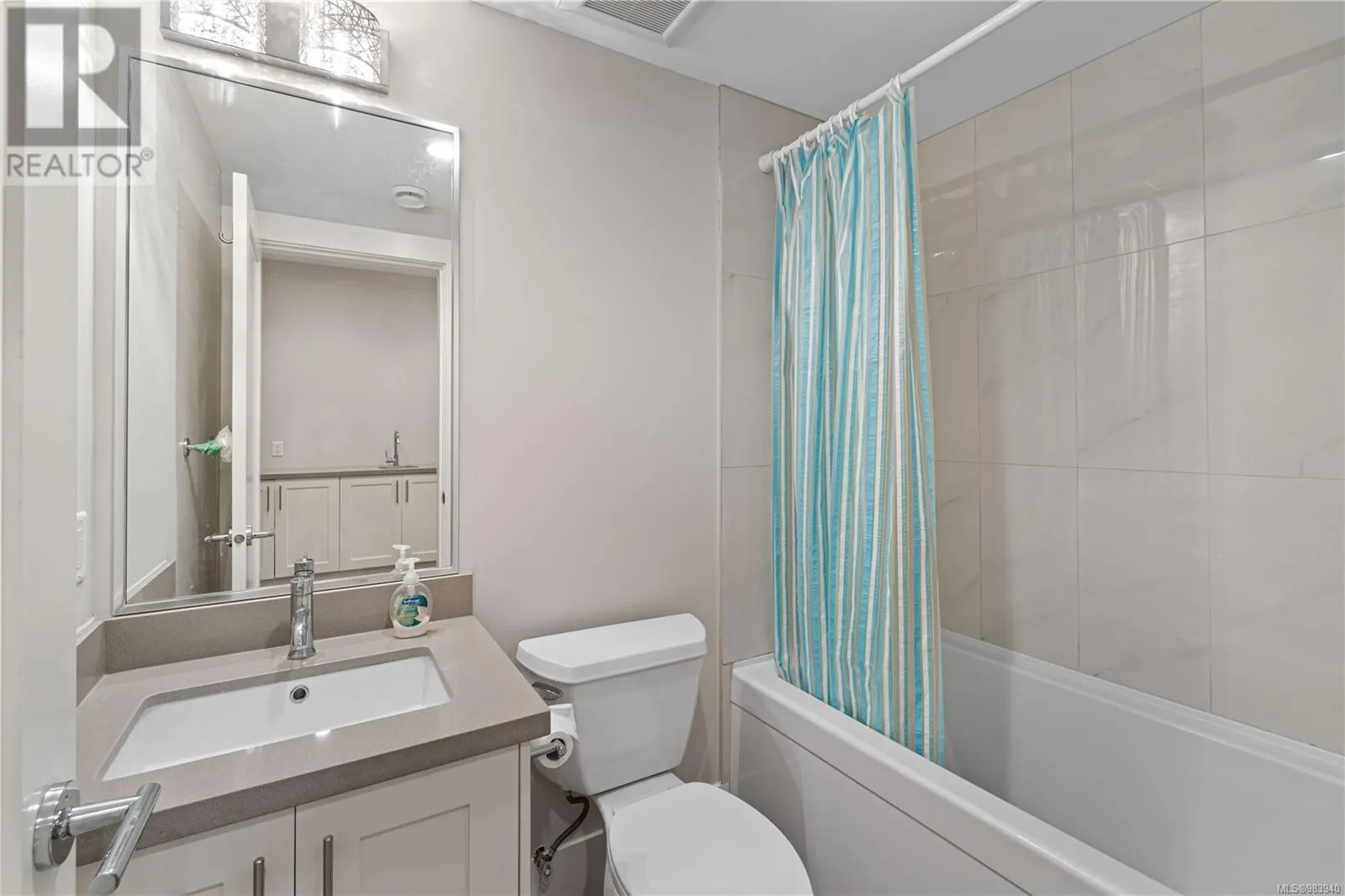 6259 Icarus Dr