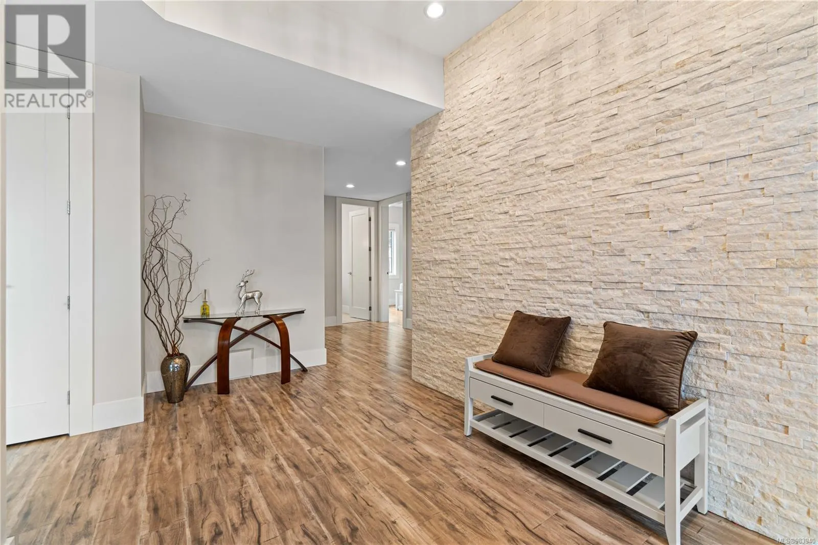 6259 Icarus Dr