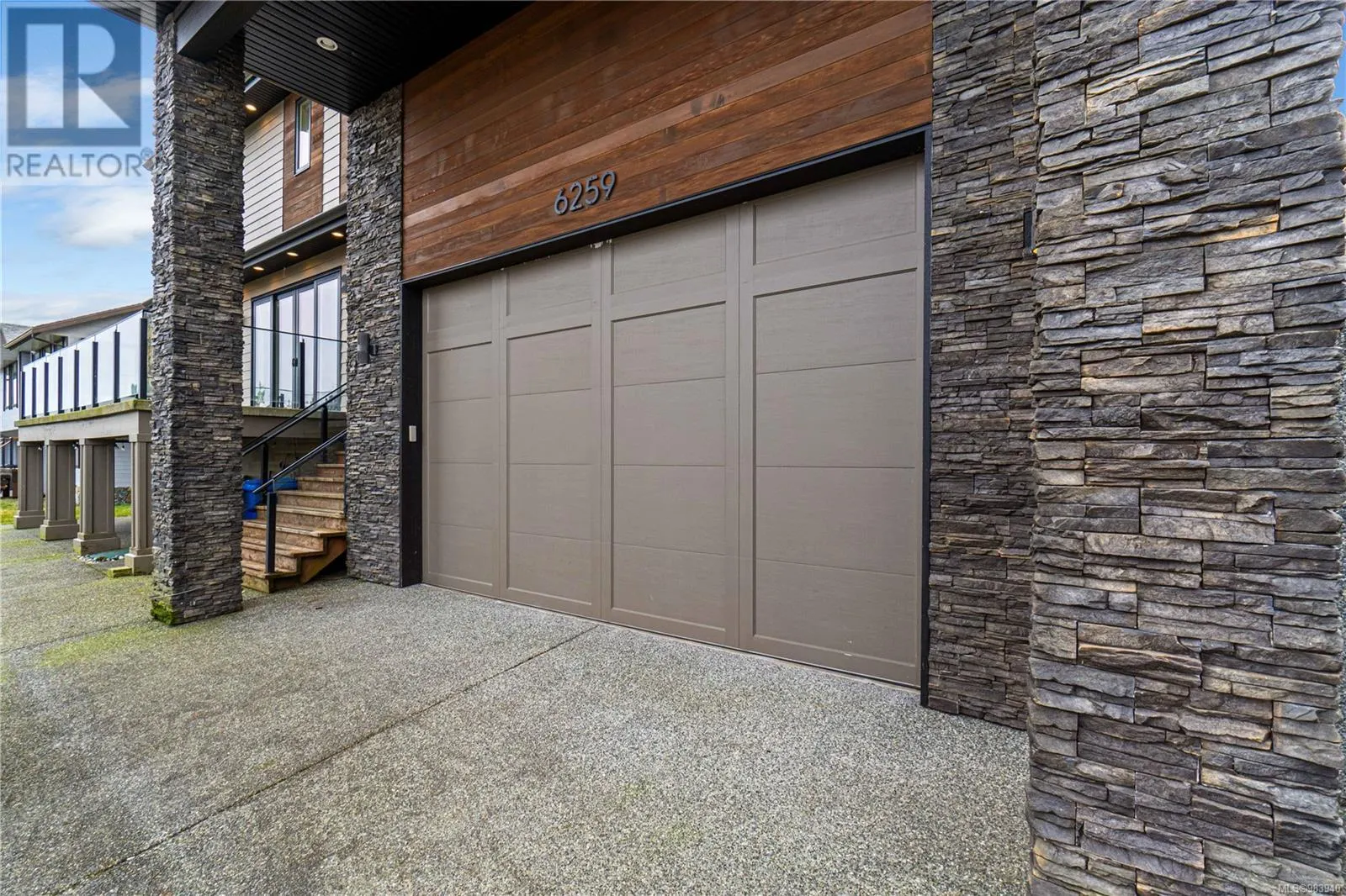 6259 Icarus Dr