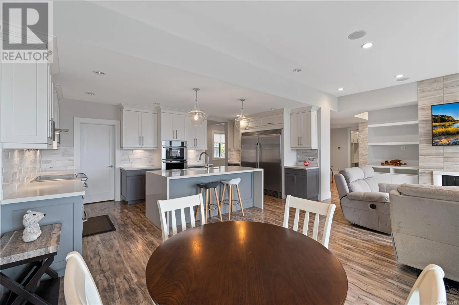 6259 Icarus Dr