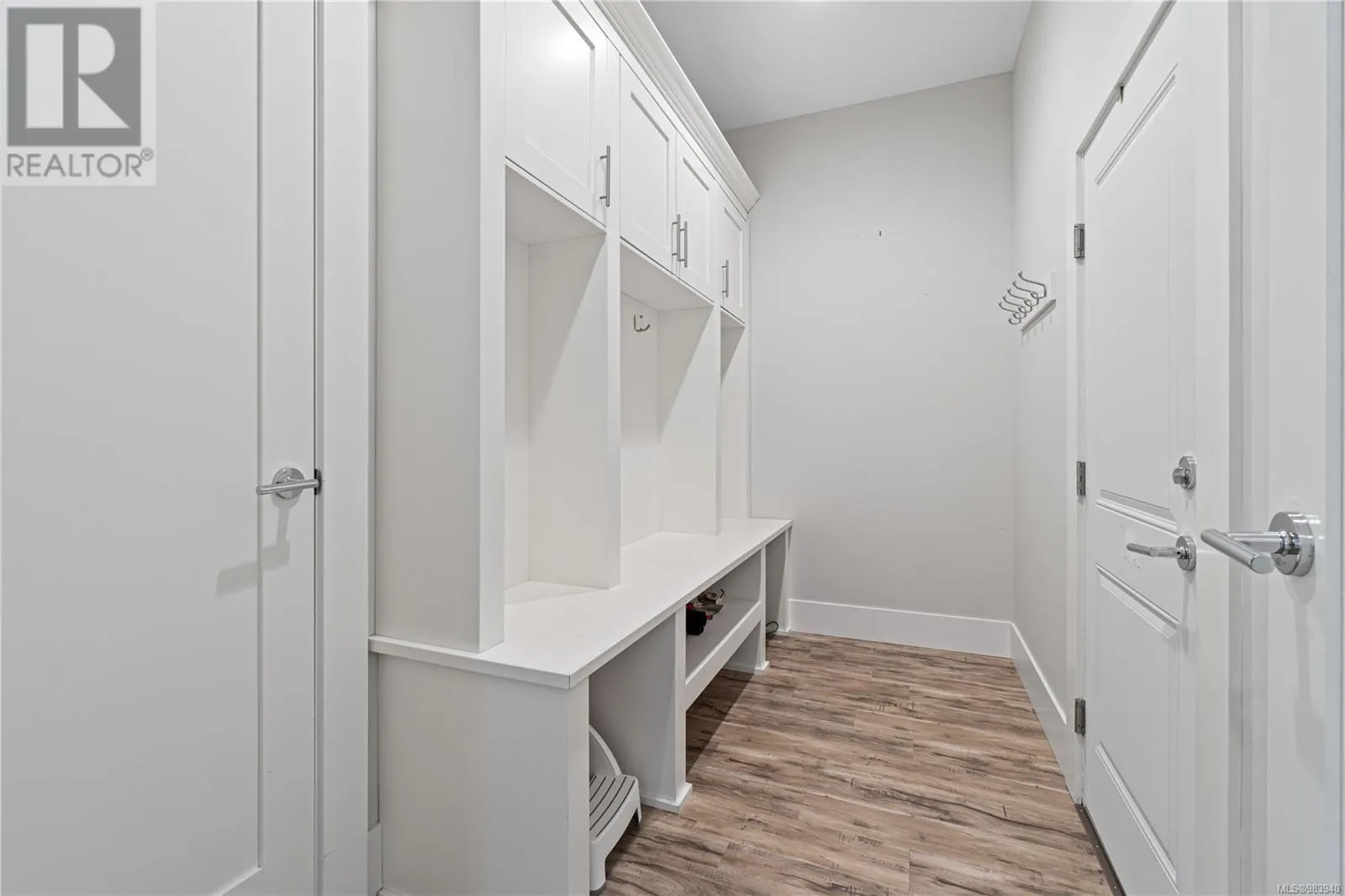 6259 Icarus Dr