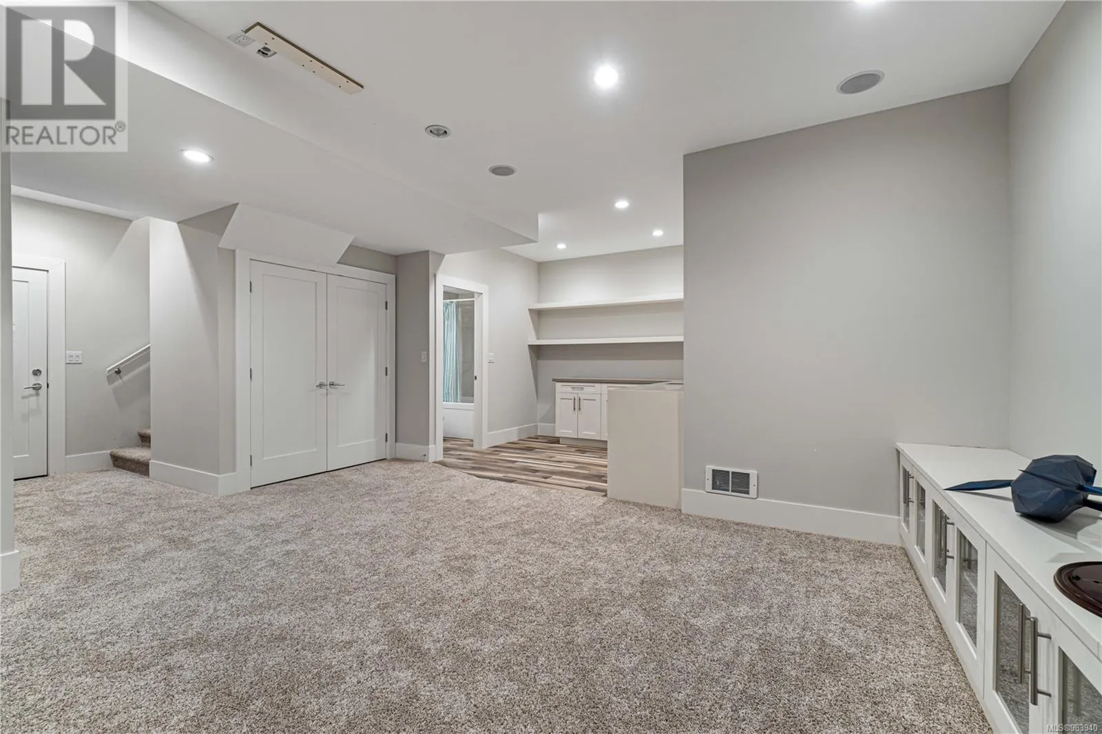 6259 Icarus Dr
