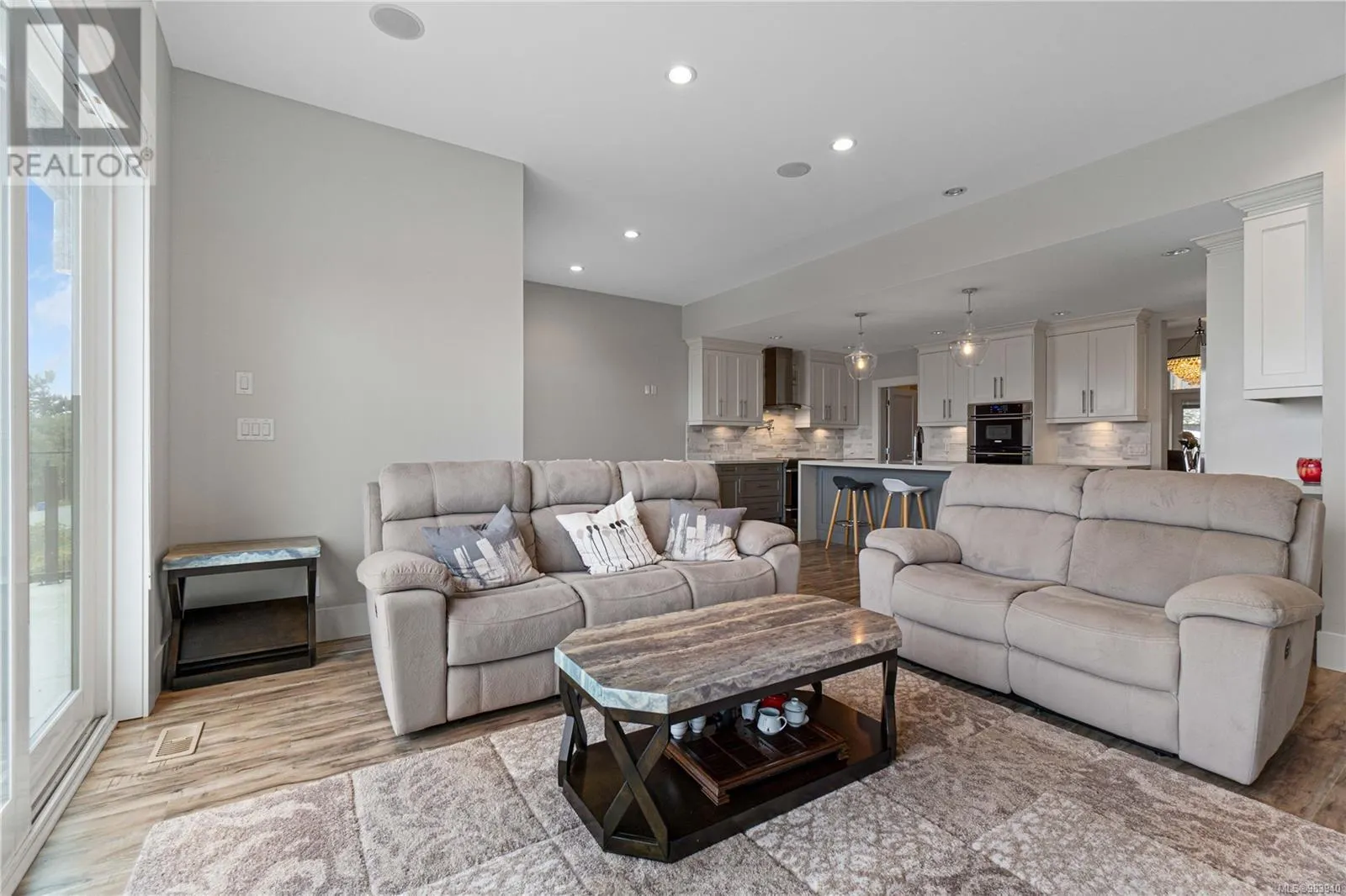 6259 Icarus Dr