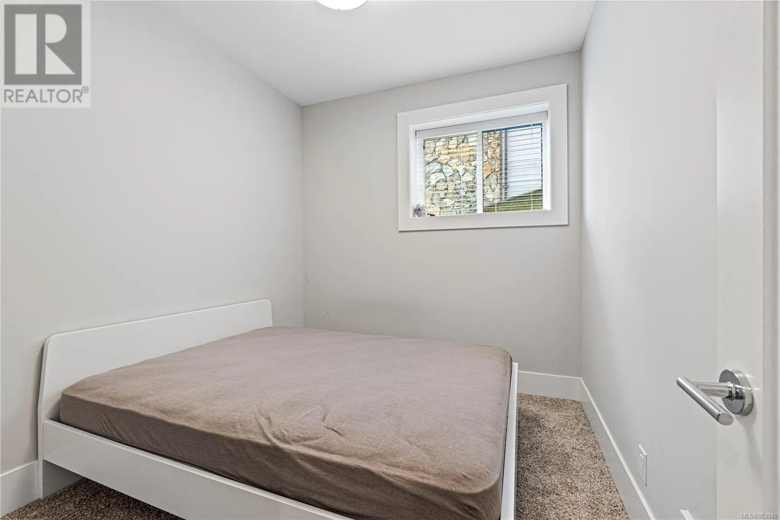 6259 Icarus Dr