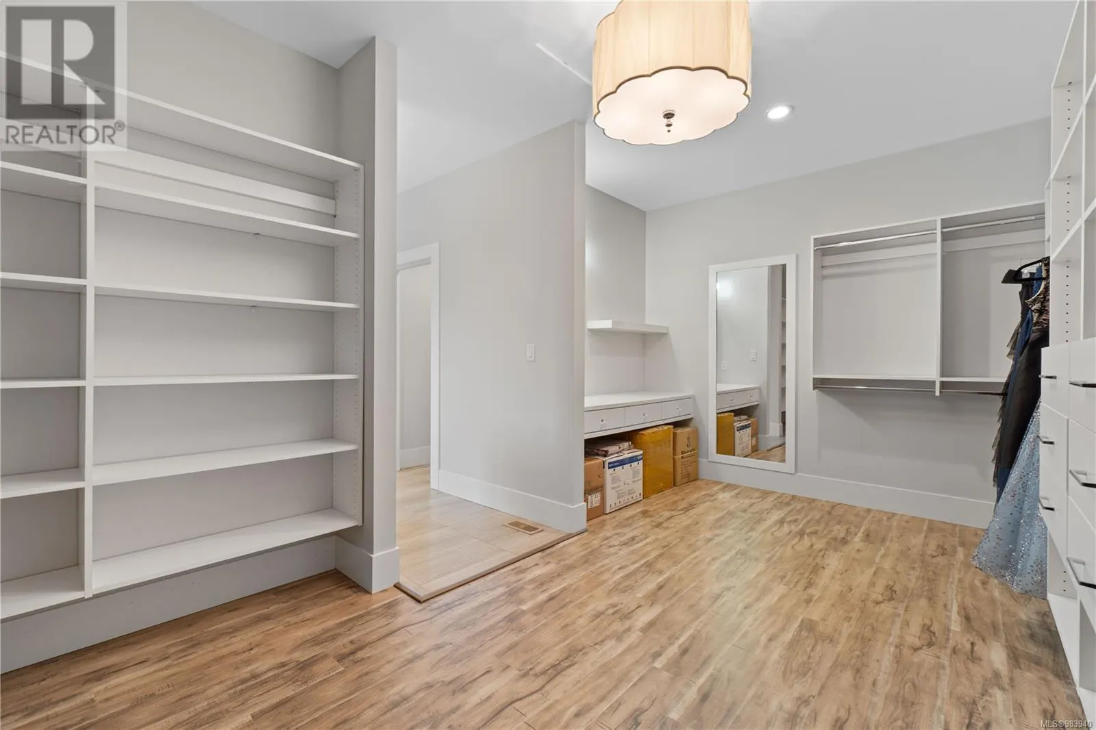 6259 Icarus Dr
