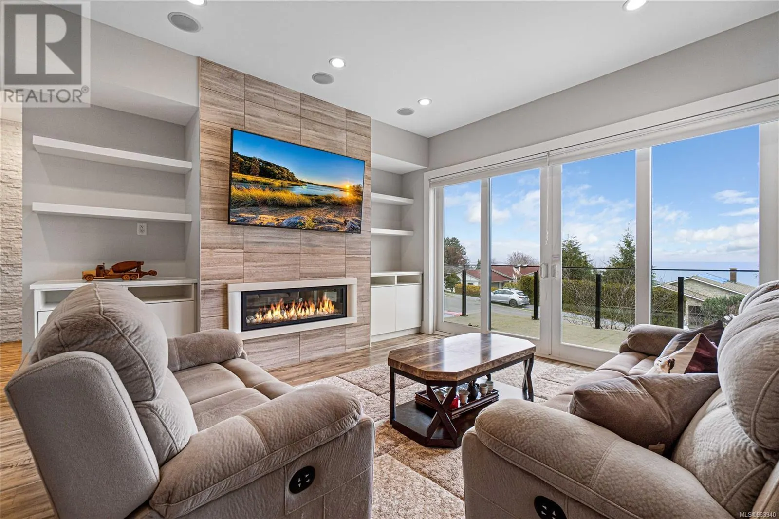 6259 Icarus Dr