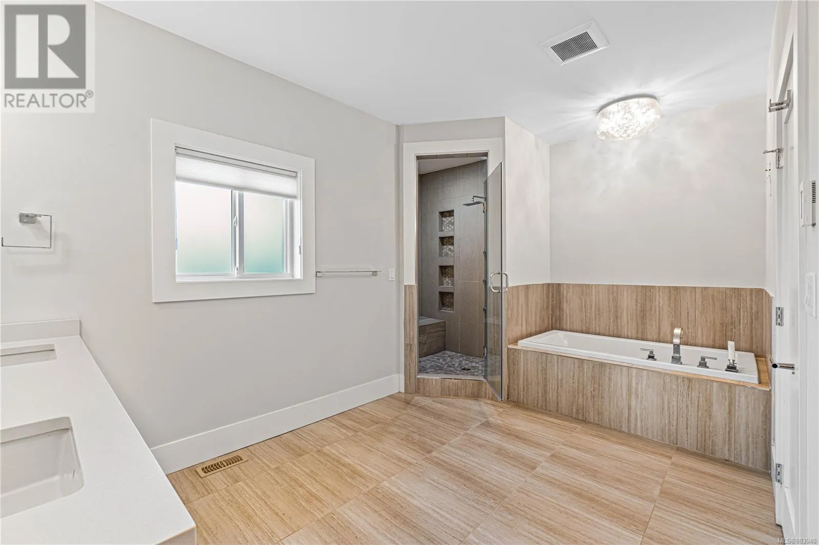 6259 Icarus Dr