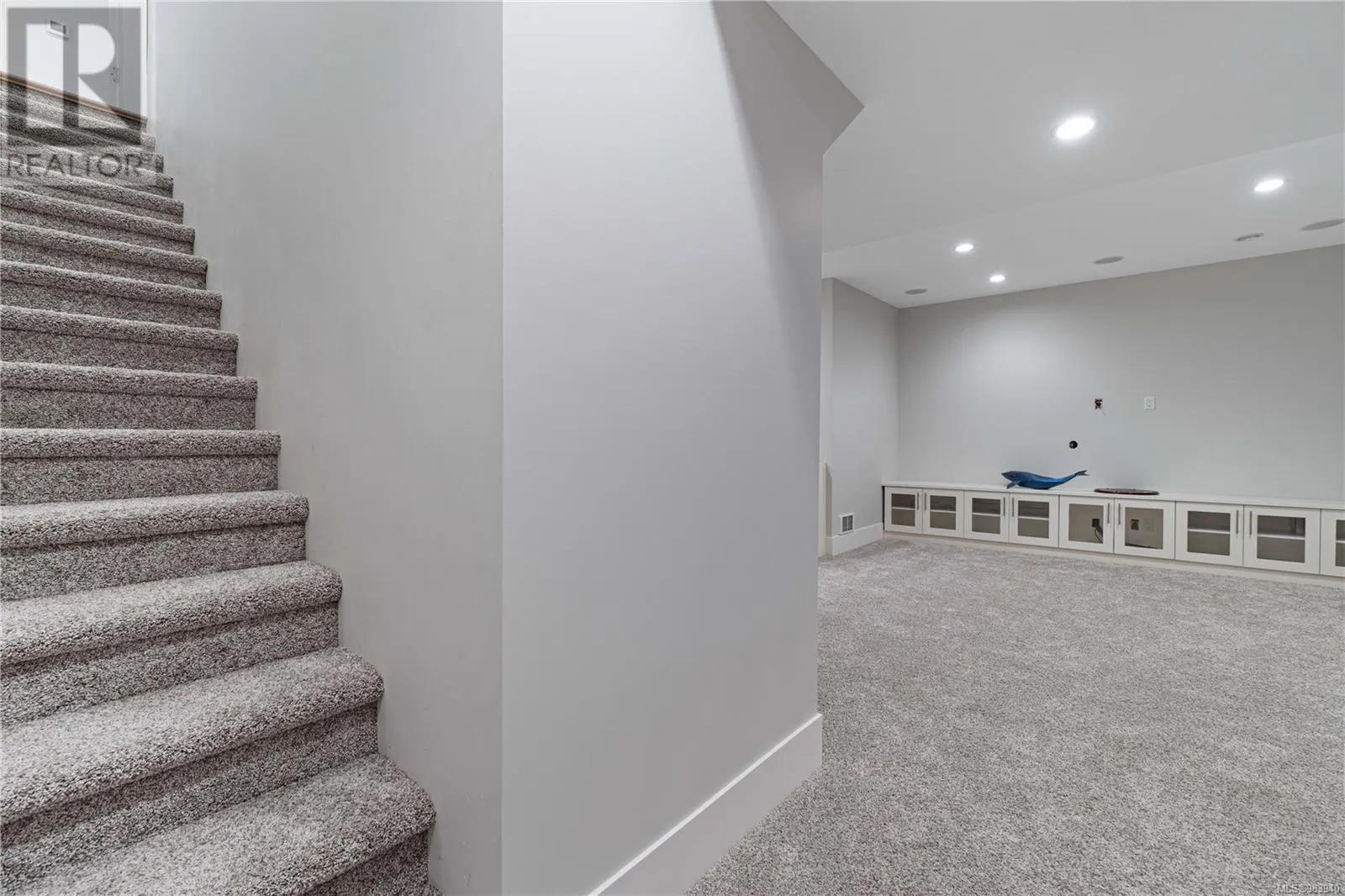 6259 Icarus Dr