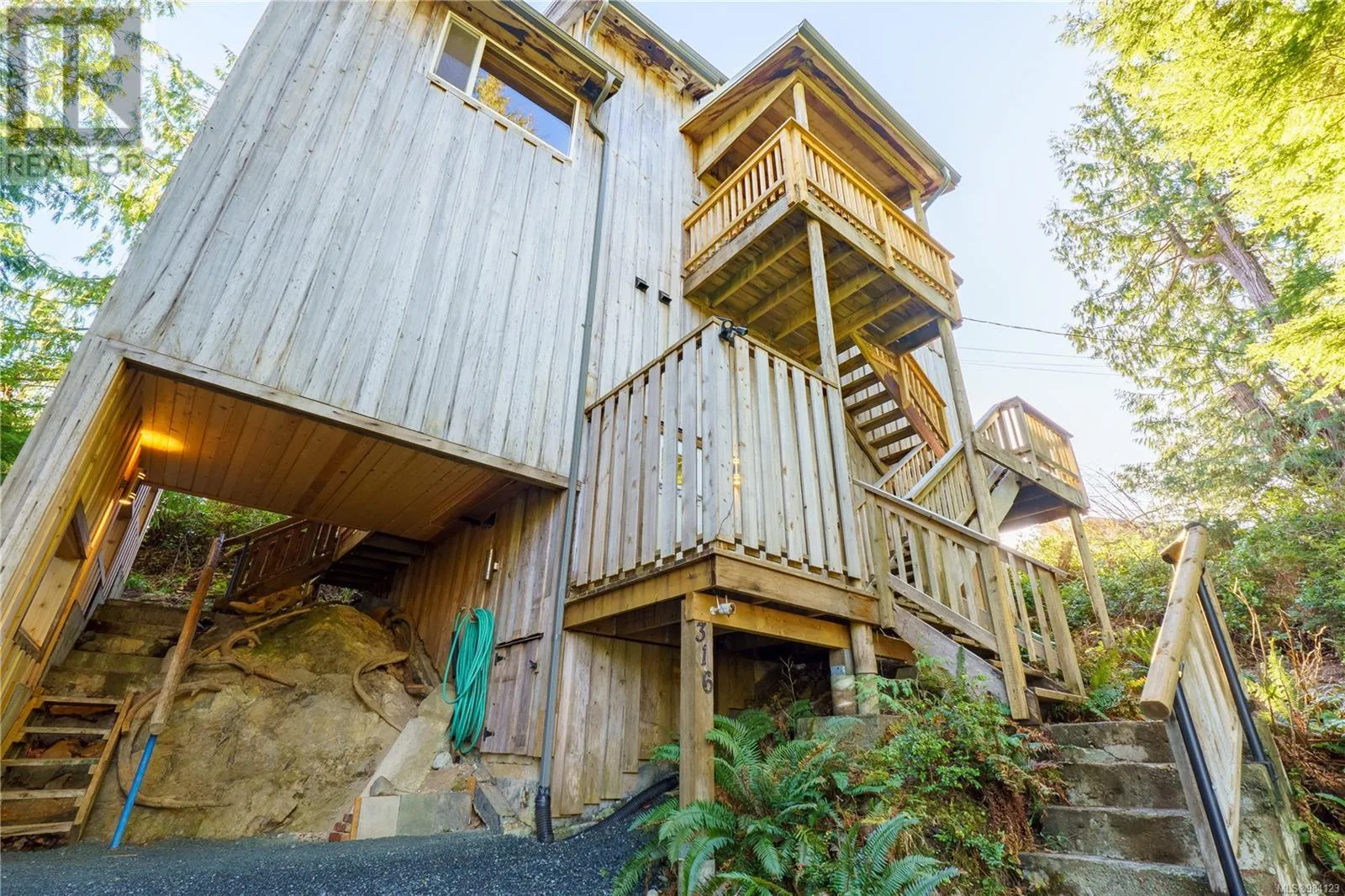 316 Leighton Way