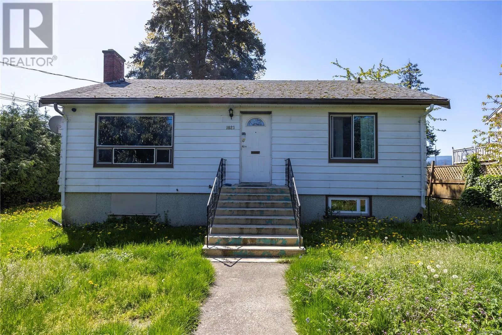 1019/1023 Dufferin Cres