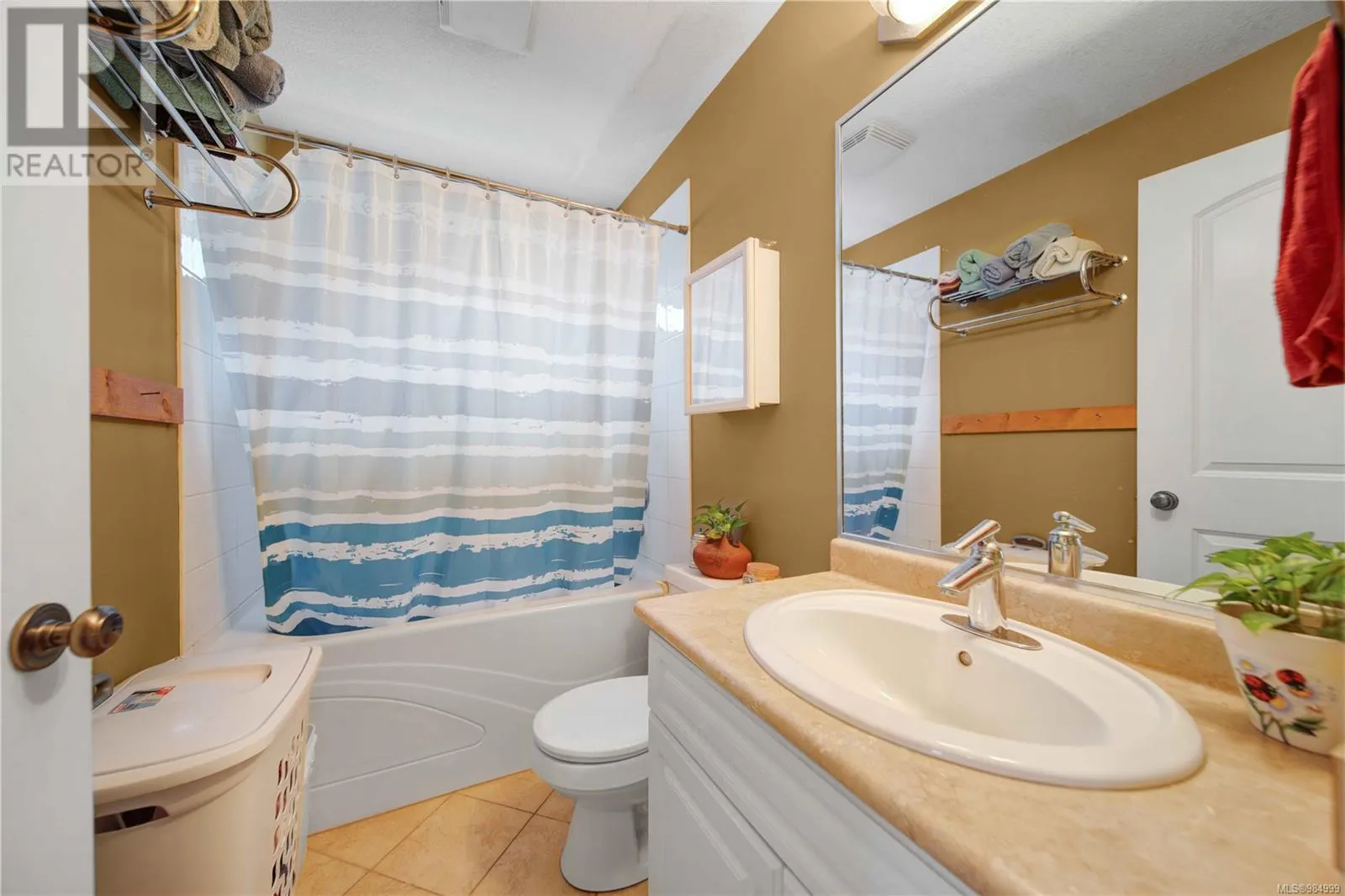 492 Poets Trail Dr