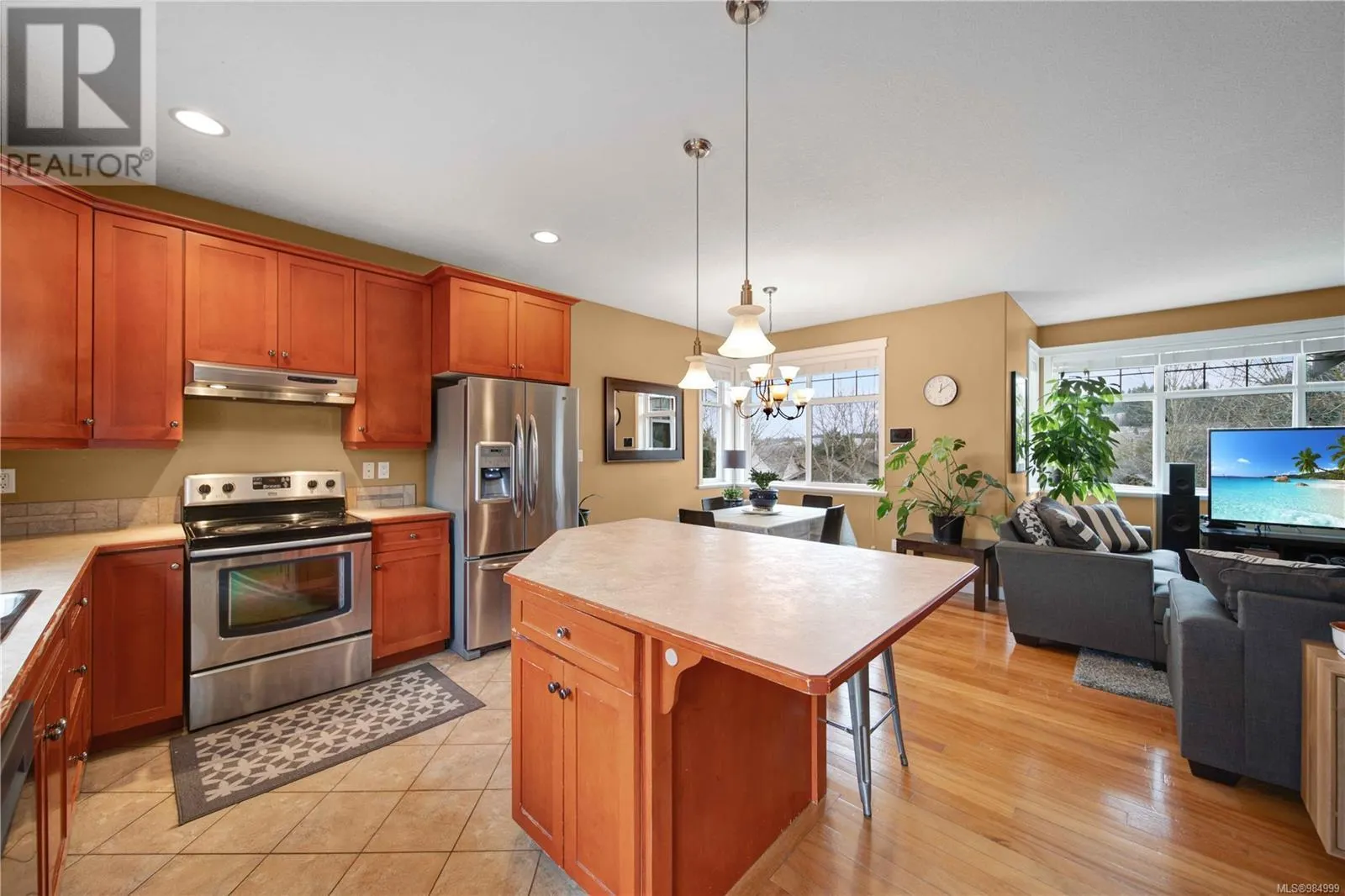 492 Poets Trail Dr
