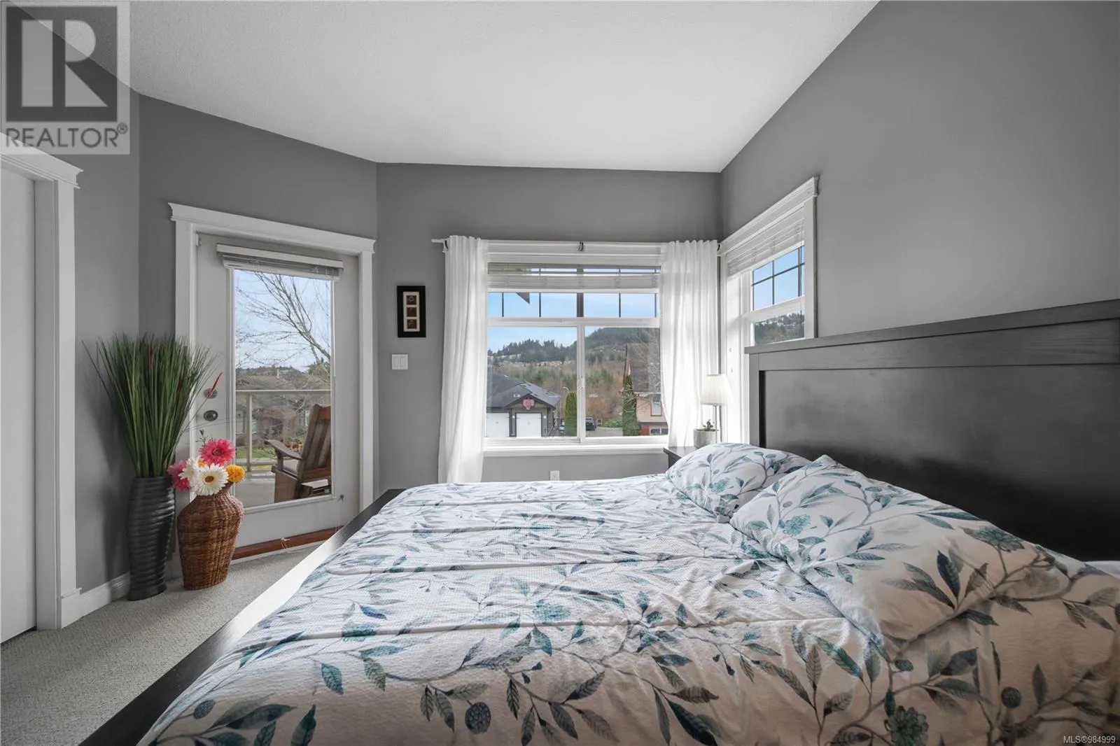 492 Poets Trail Dr