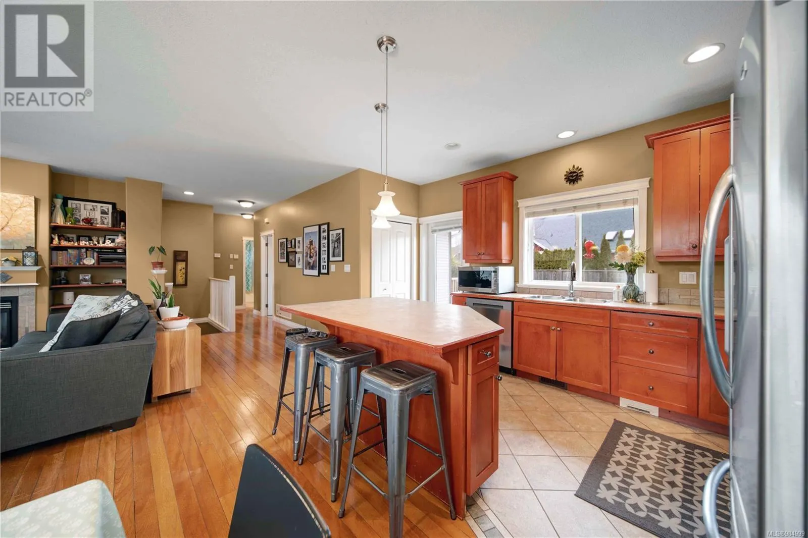 492 Poets Trail Dr