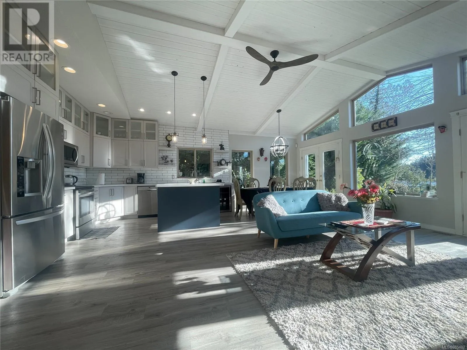 4712 Shell Beach Rd