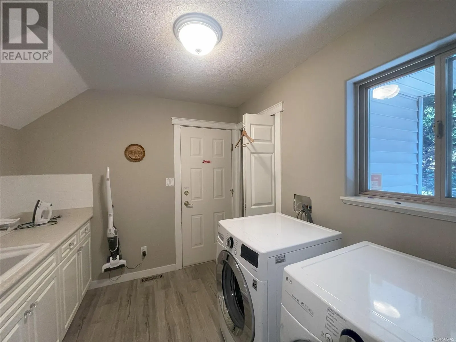 4712 Shell Beach Rd