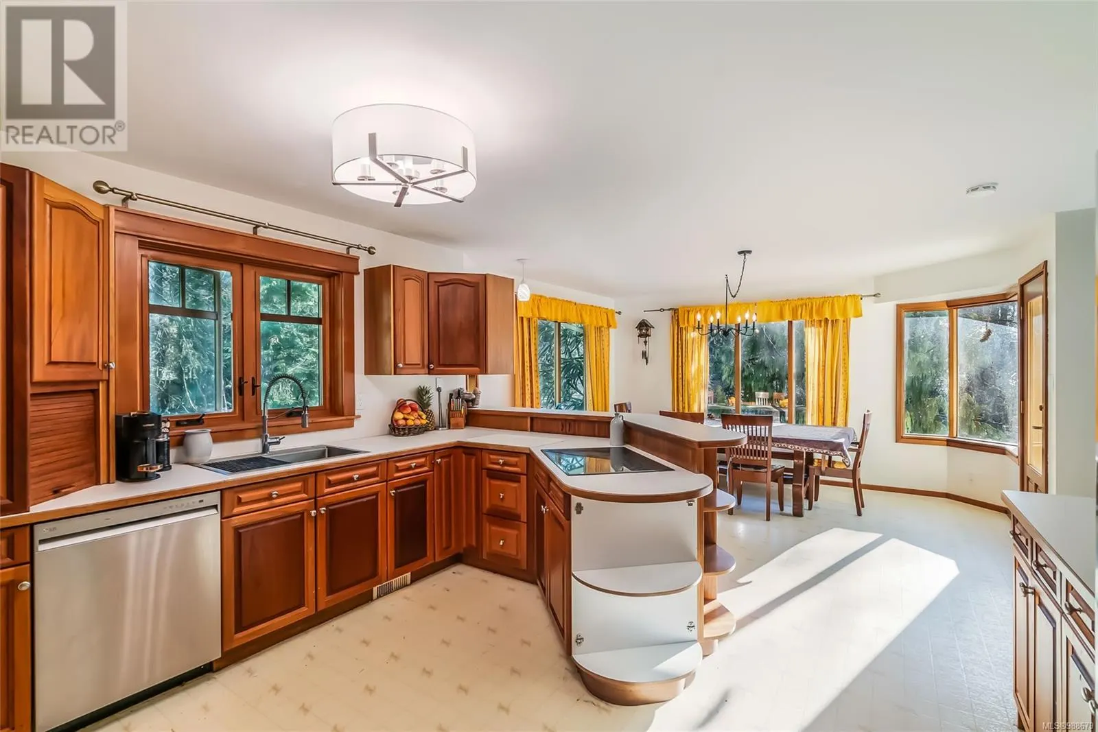 655 Qualicum Rd