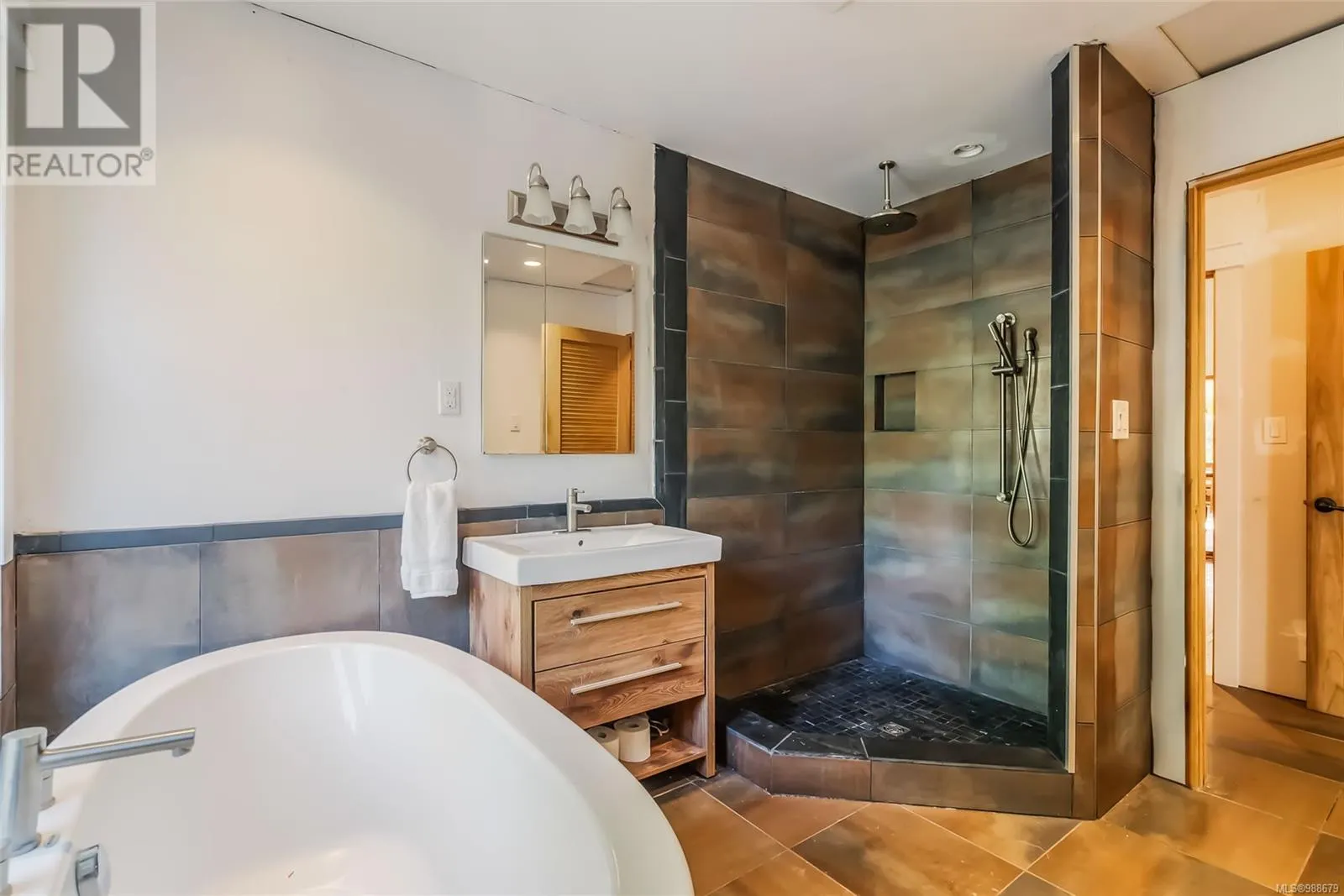 655 Qualicum Rd