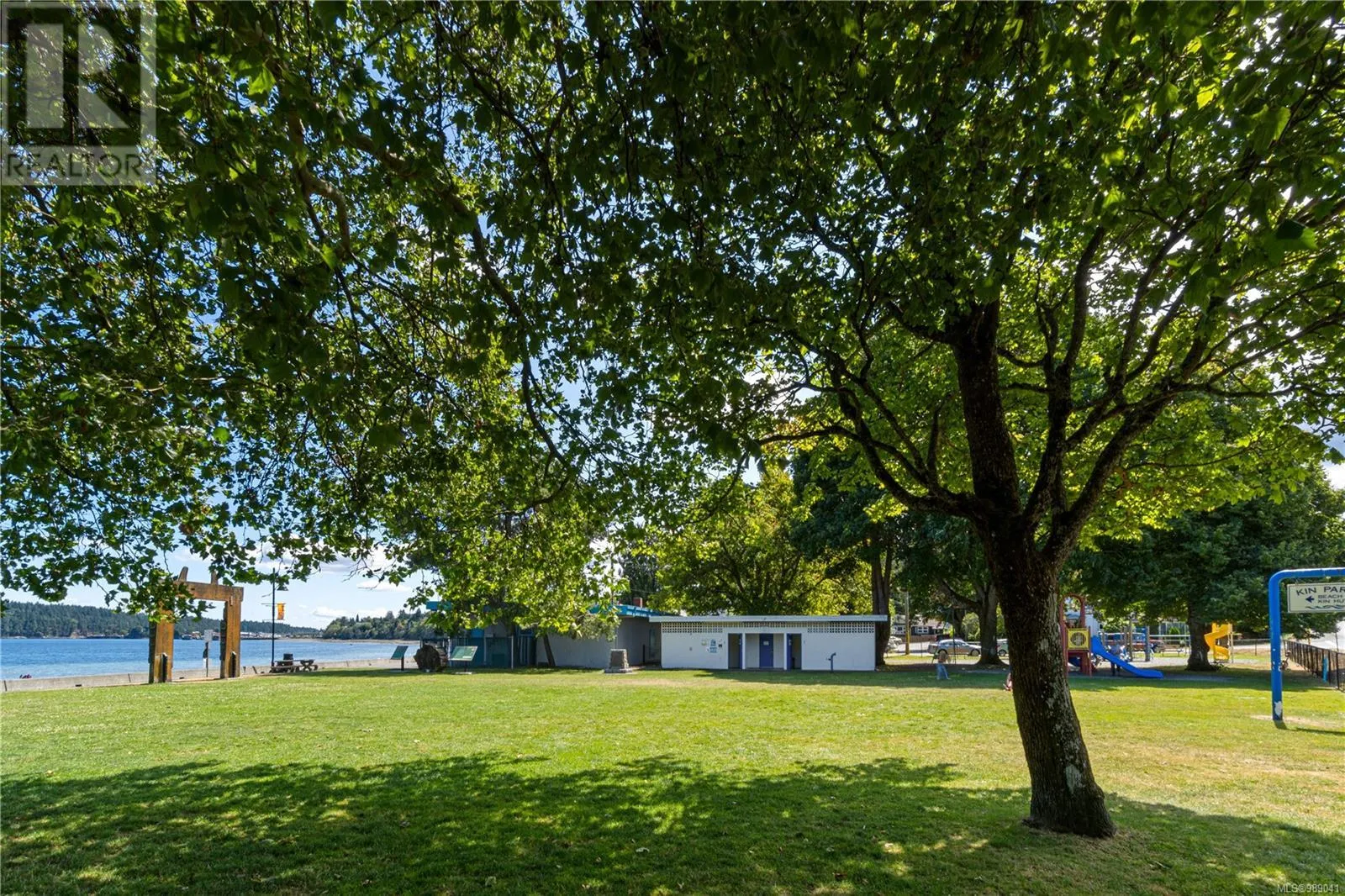 101 2835 Departure Bay Rd