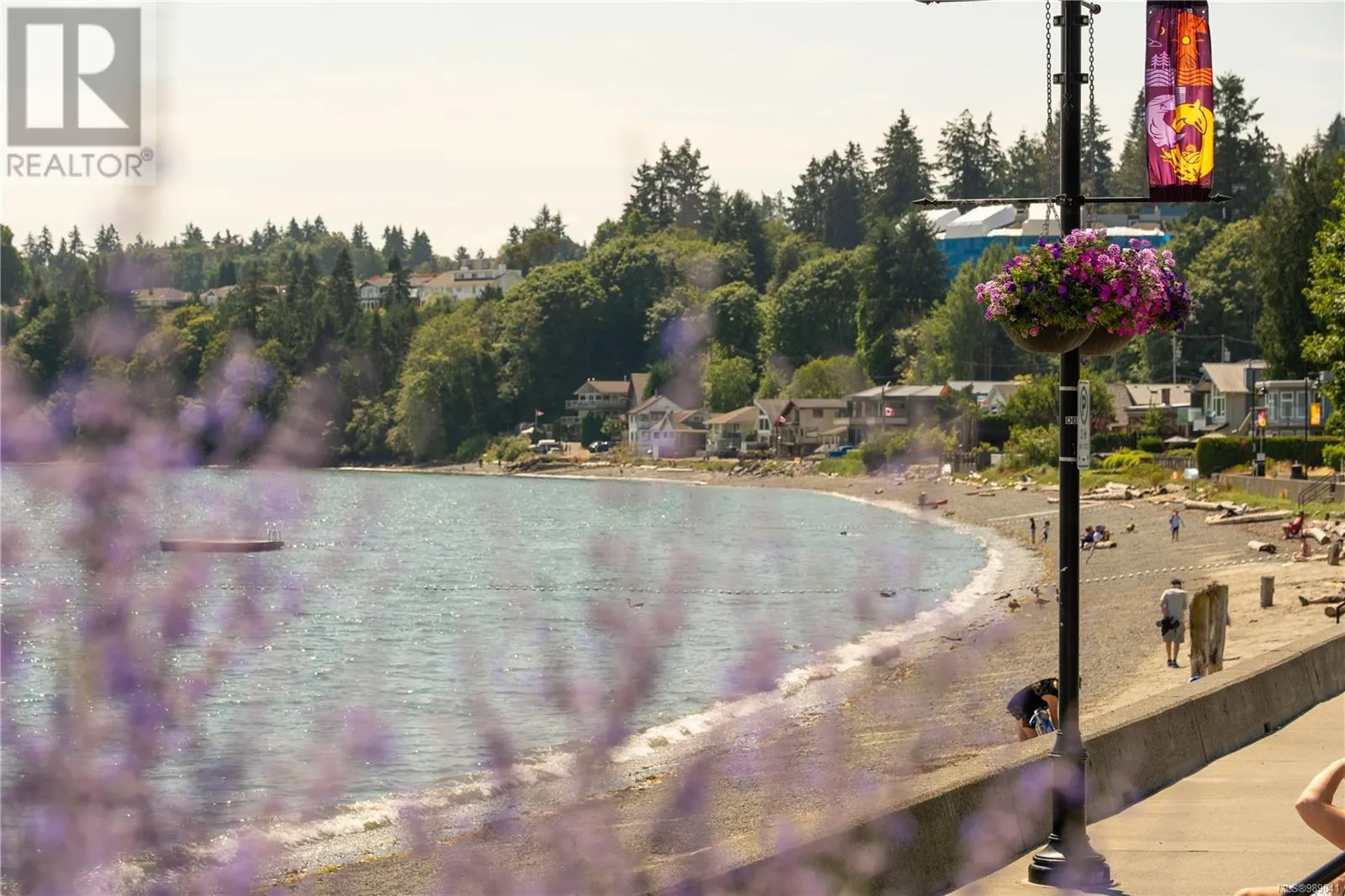101 2835 Departure Bay Rd