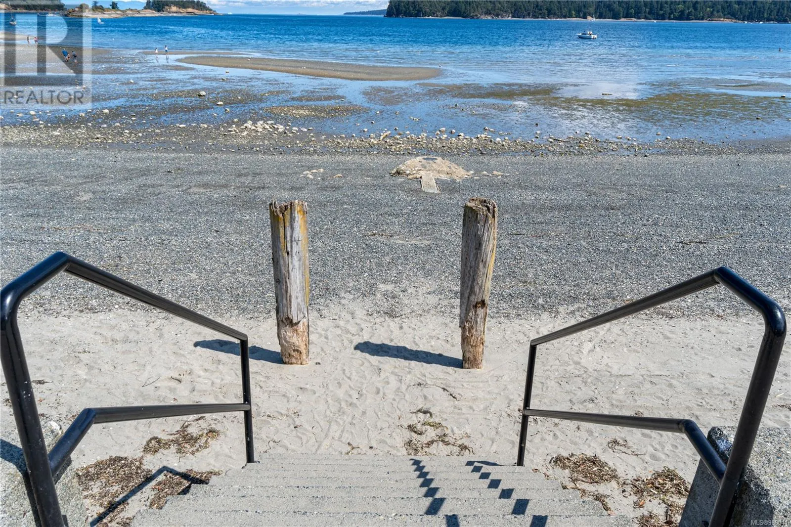 101 2835 Departure Bay Rd