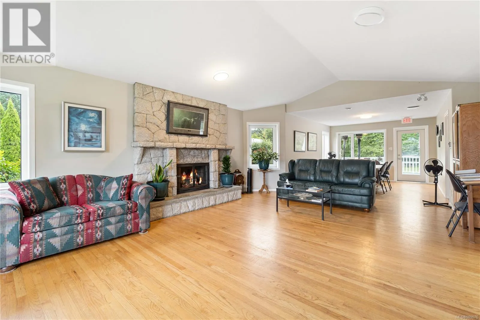 2106 Buttle Lake Way