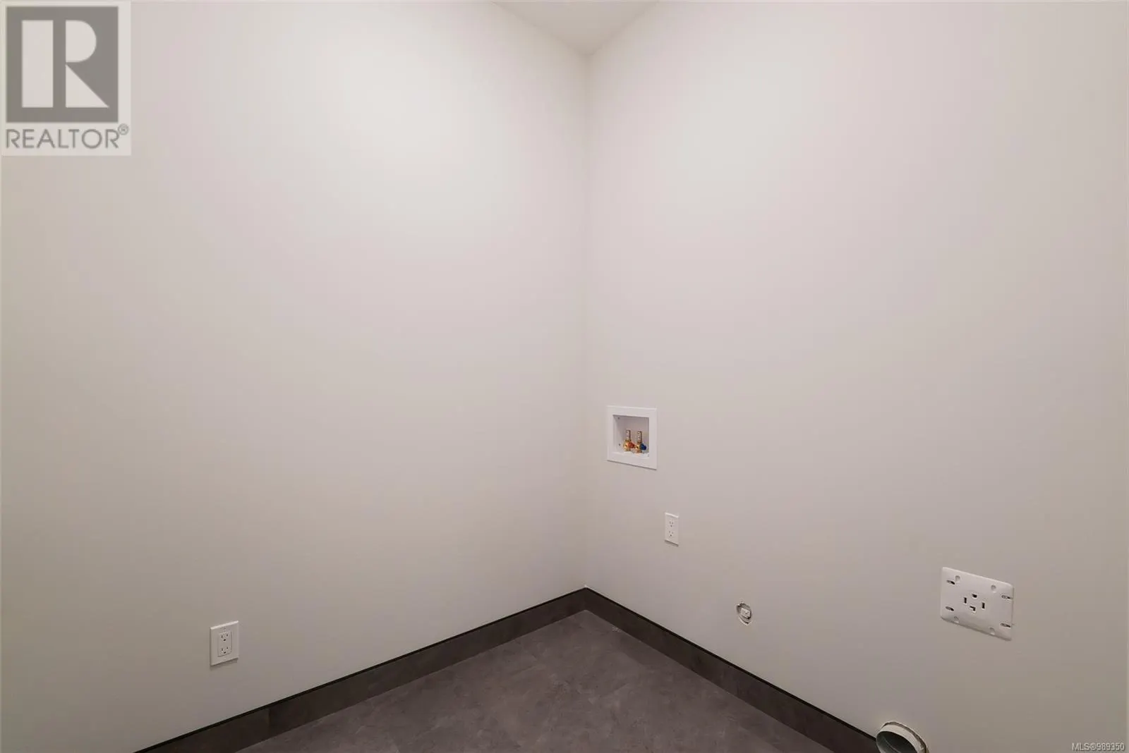 113 Raven Way