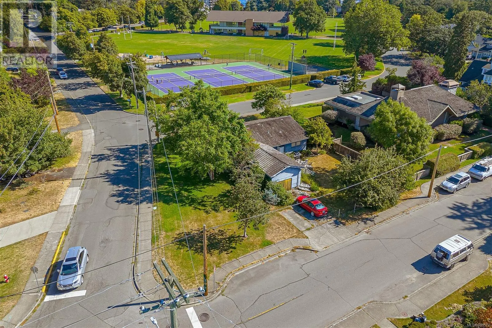 2409 Currie Rd