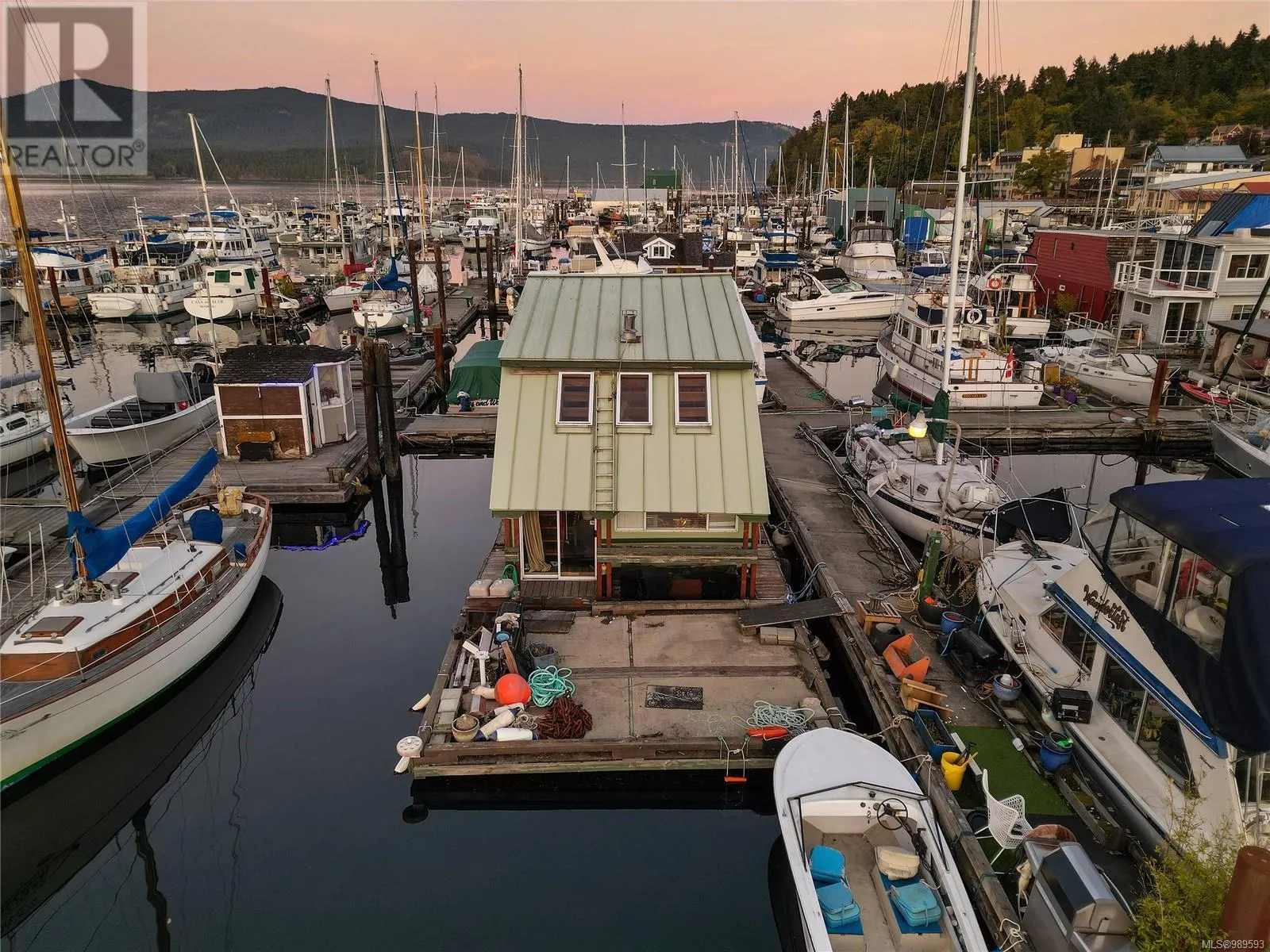 7 1745 Cowichan Bay Rd