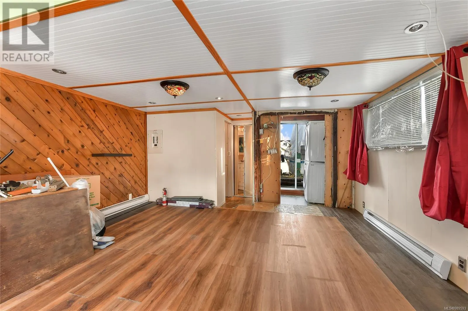7 1745 Cowichan Bay Rd