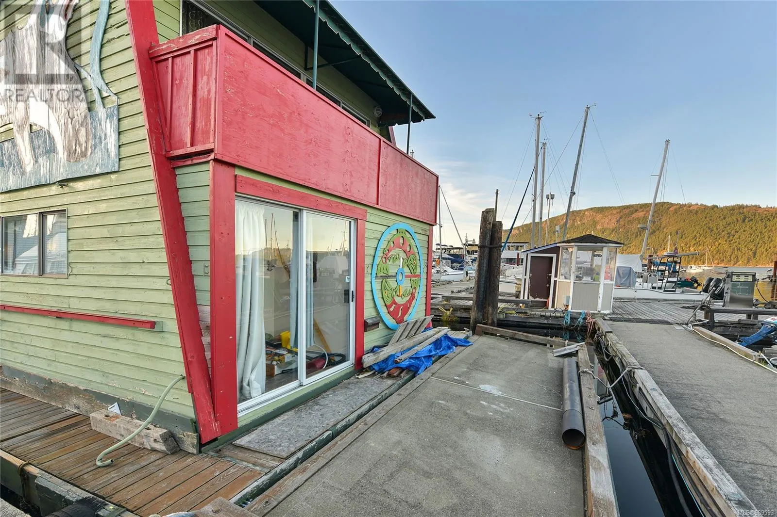 7 1745 Cowichan Bay Rd