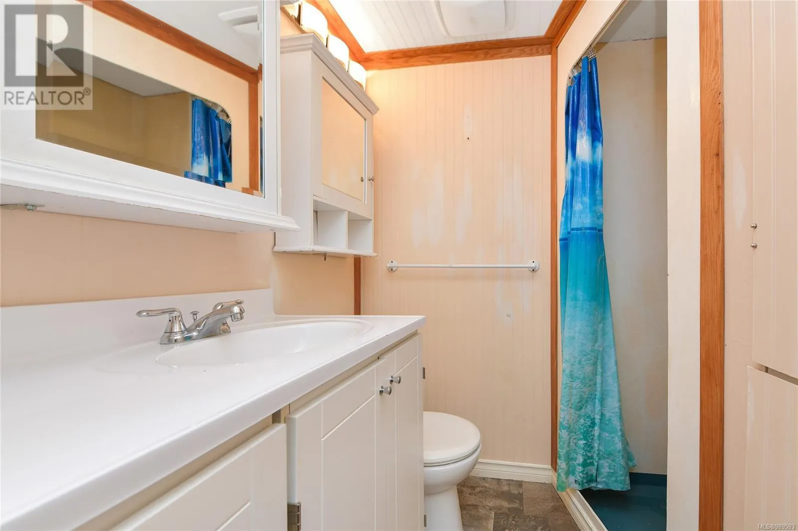 7 1745 Cowichan Bay Rd