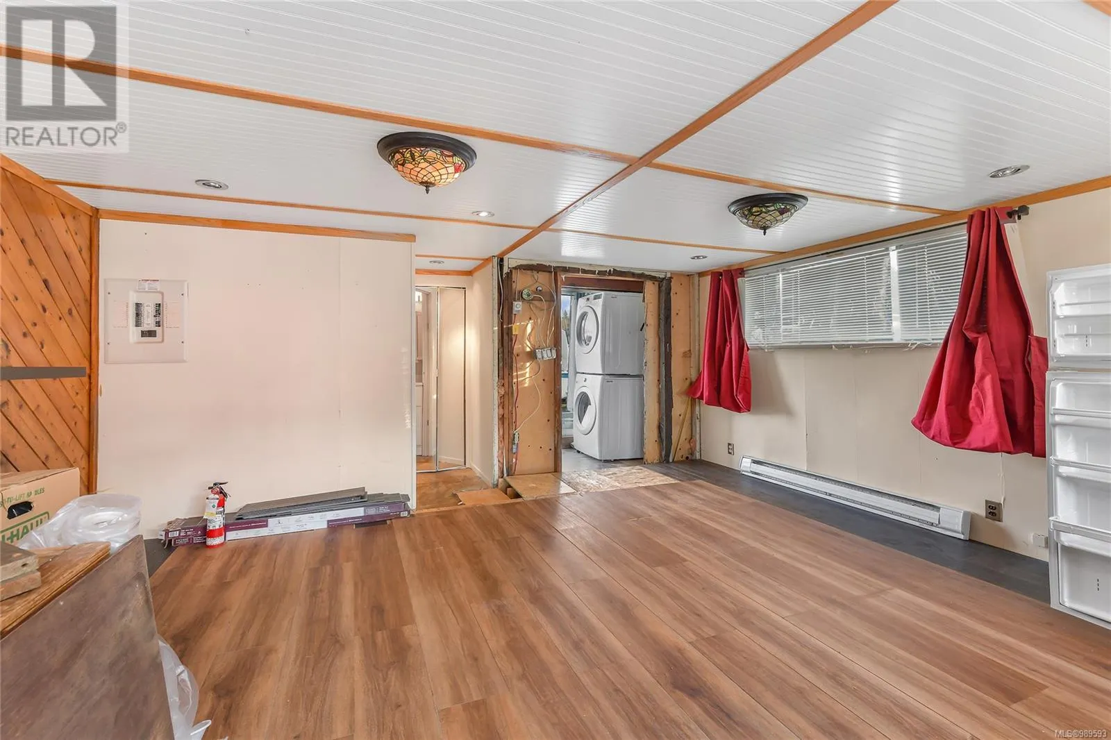 7 1745 Cowichan Bay Rd
