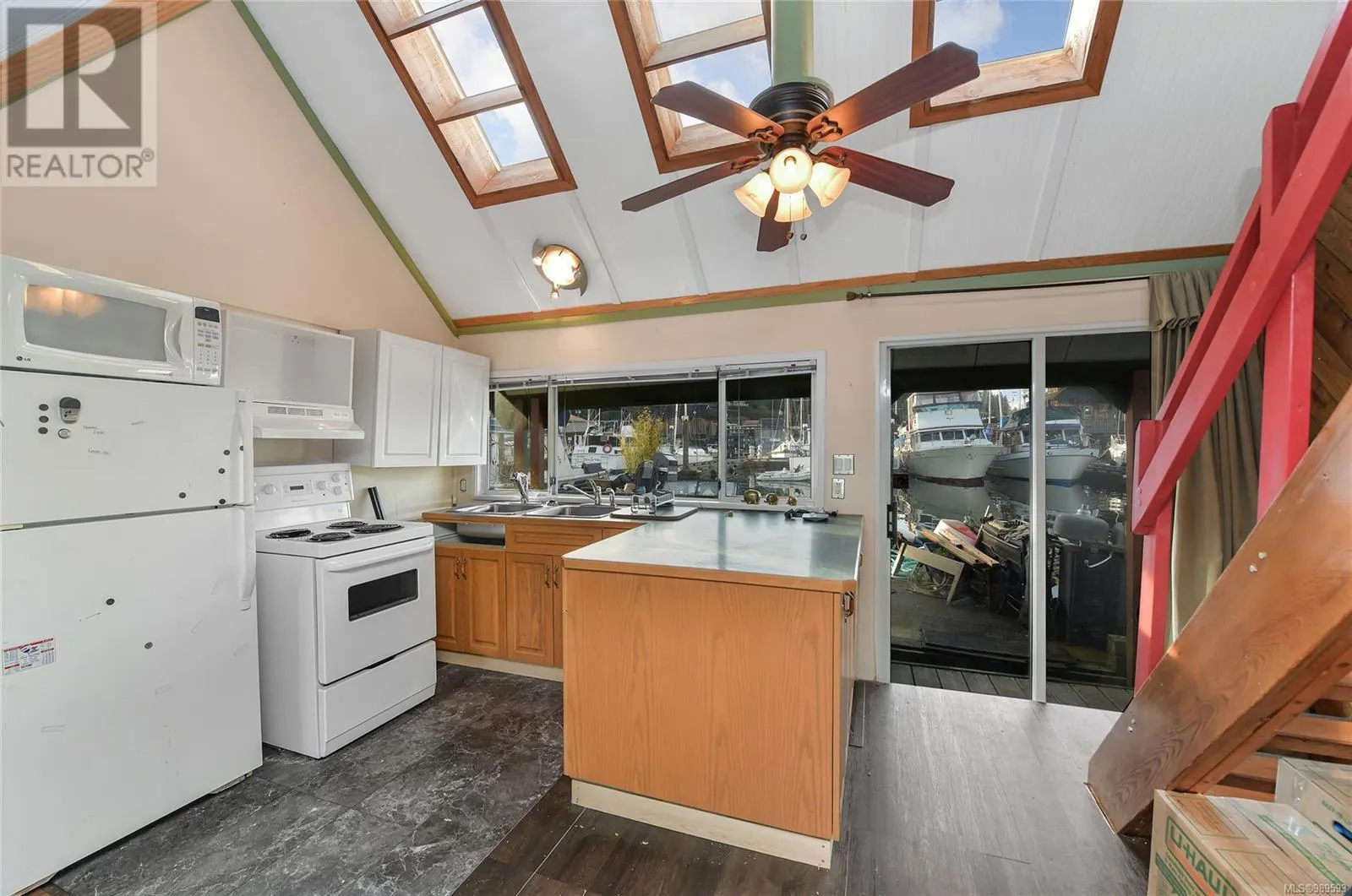 7 1745 Cowichan Bay Rd