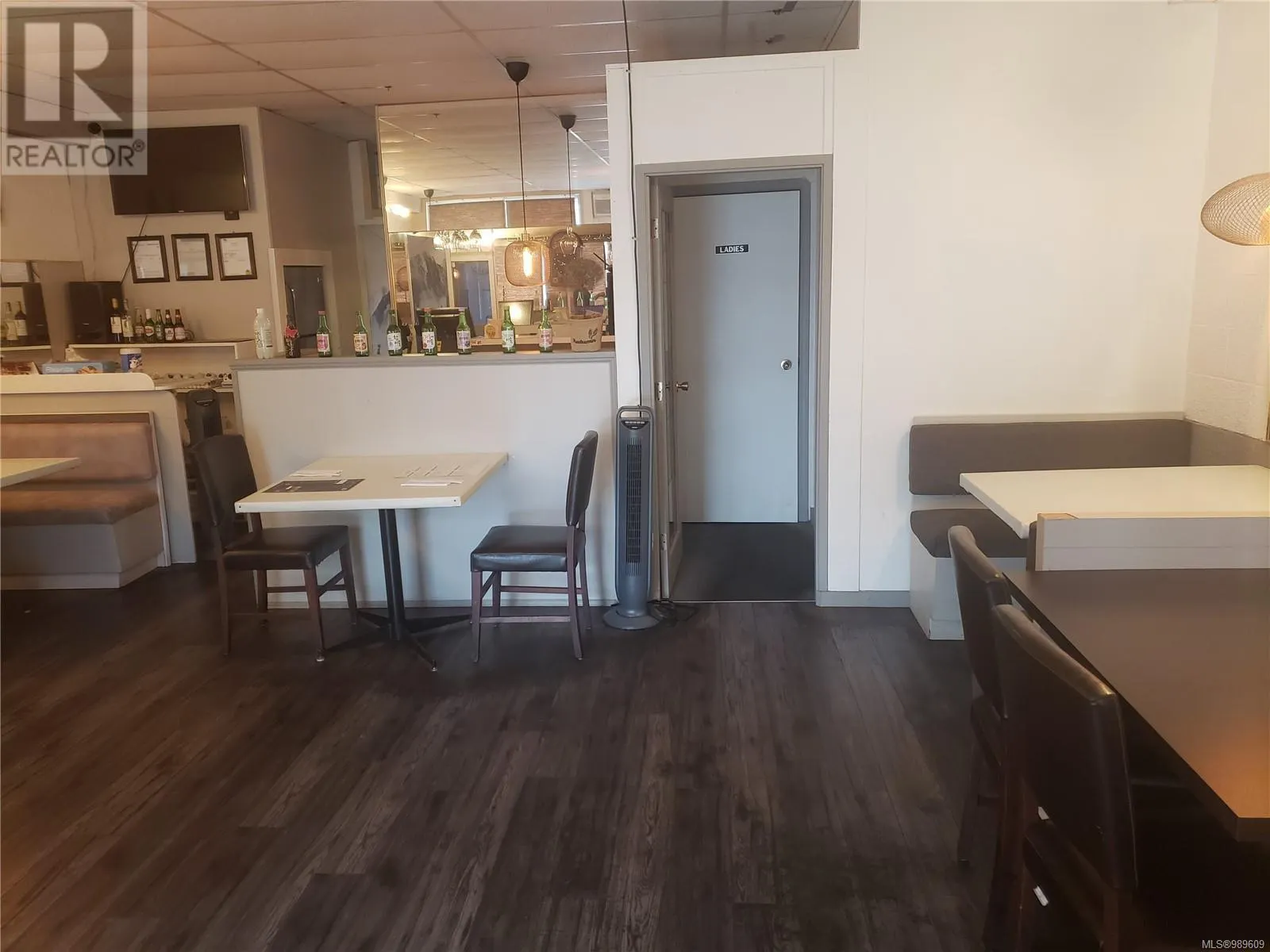 259 Island Hwy E