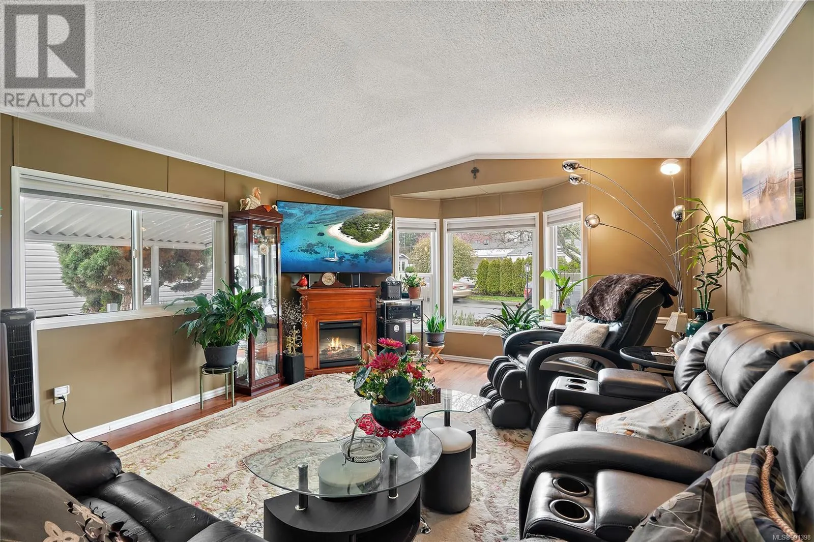 56 7583 Central Saanich Rd