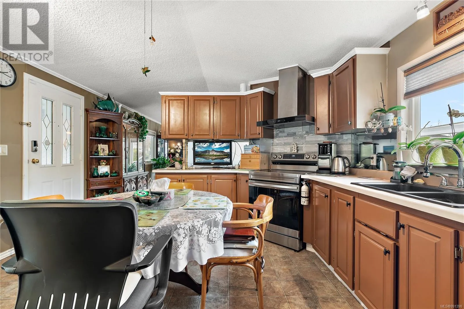 56 7583 Central Saanich Rd