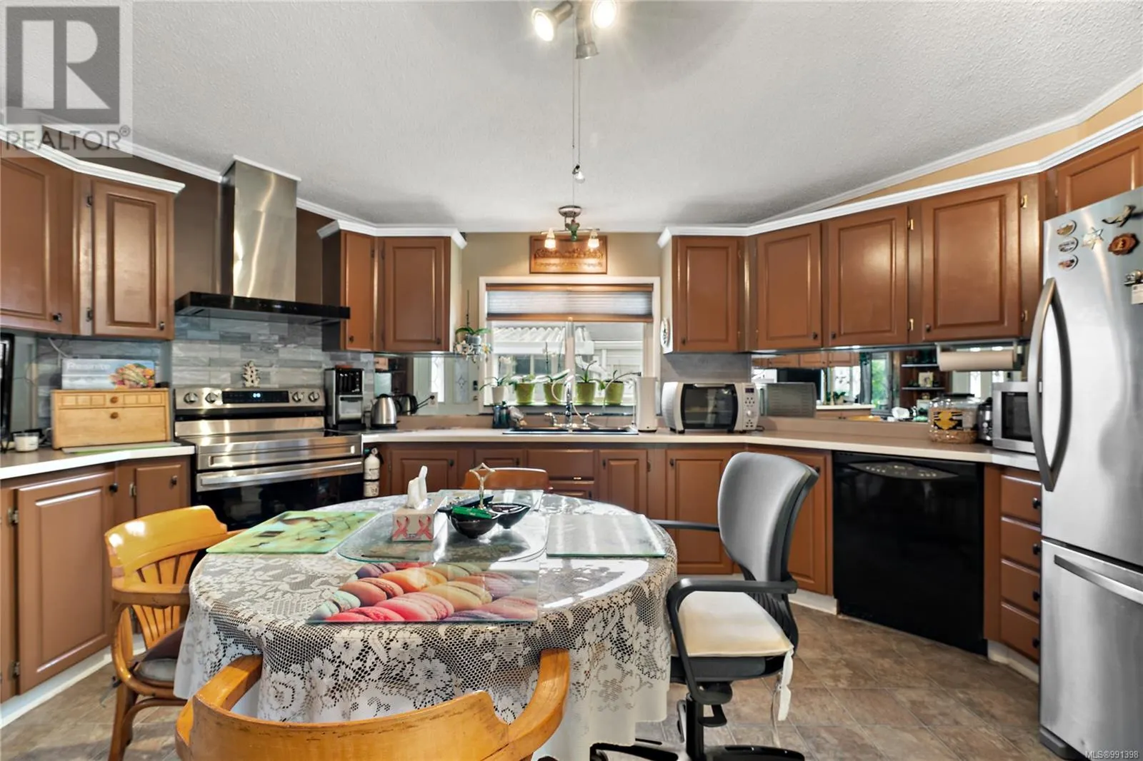 56 7583 Central Saanich Rd